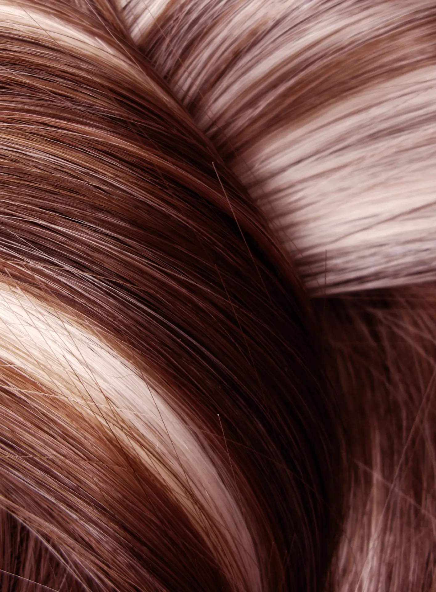 Foil highlights and dimensional blonding